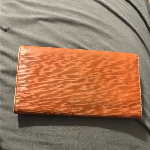 Louis Vuitton Orange Wallet - Picture 5 of 8